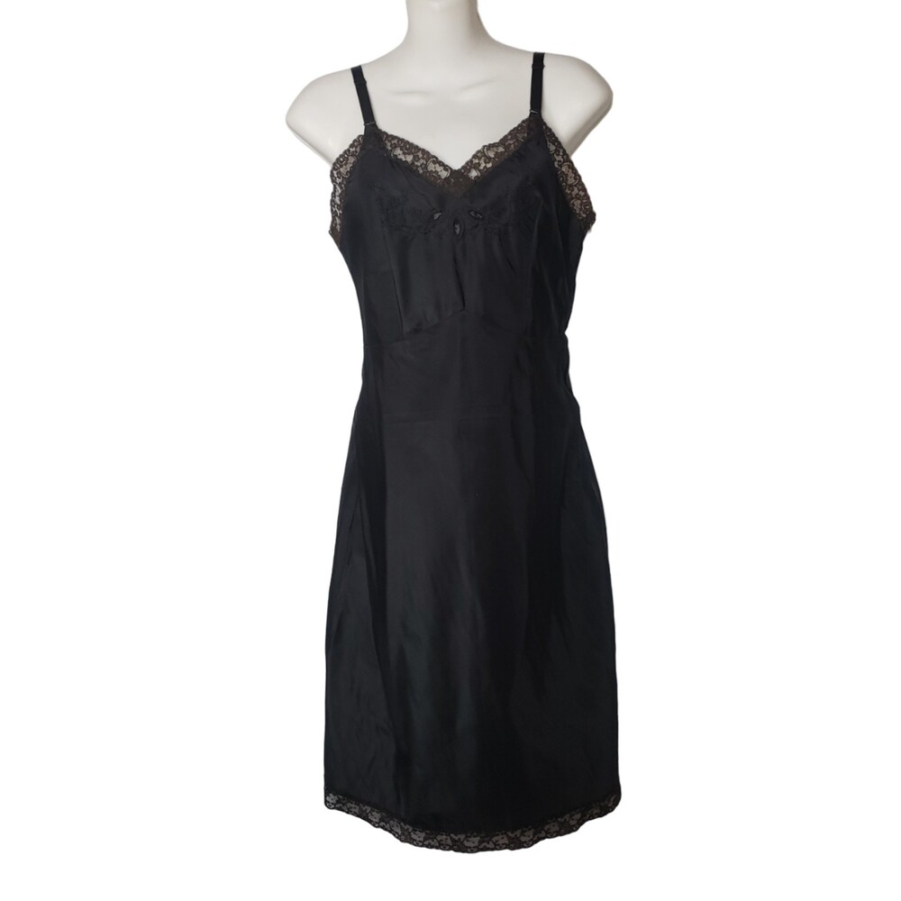 VINTAGE LADY LYNNE Matte Black Satin Full Slip
